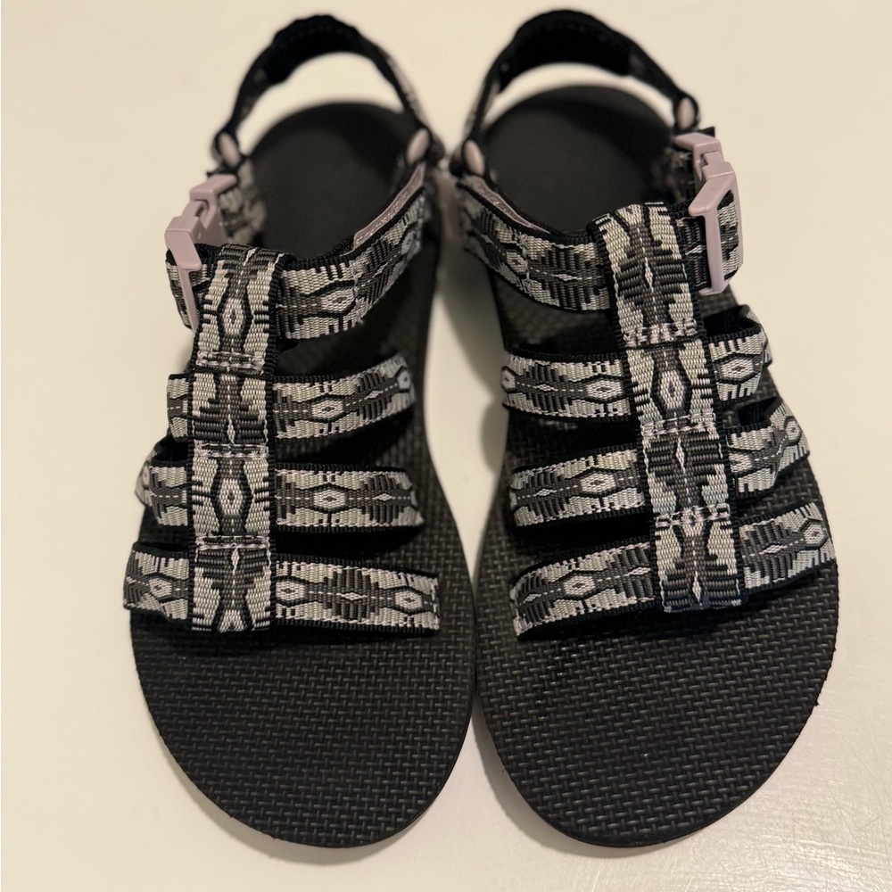 Teva Dorado Sandals Purple/black size 6 women’s